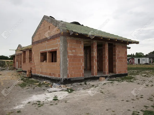 Eladó ház Úrhida 110 nm