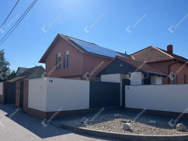 Eladó ház Székesfehérvár, Maroshegy 192 nm