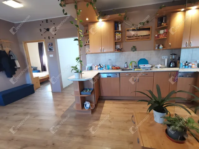 Eladó ház Úrhida 120 nm