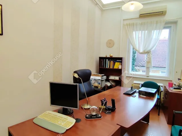 Eladó kereskedelmi és ipari ingatlan Székesfehérvár, Belváros 13 nm