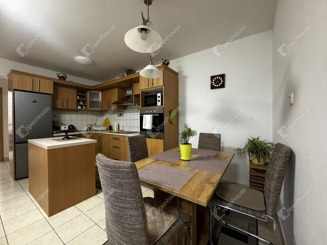 Kiadó lakás Székesfehérvár, Palotaváros 60 nm