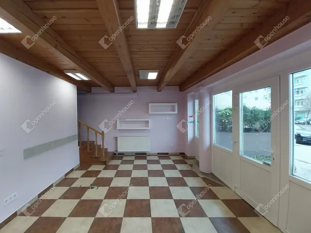 Kiadó kereskedelmi és ipari ingatlan Székesfehérvár, Palotaváros 85 nm