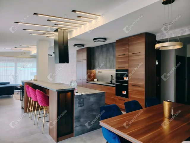 Eladó ház Székesfehérvár, Öreghegy 160 nm