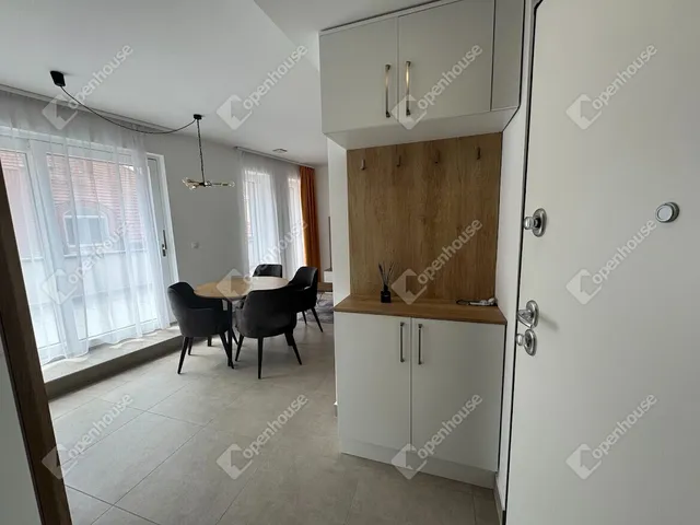 Kiadó lakás Székesfehérvár, Belváros 67 nm