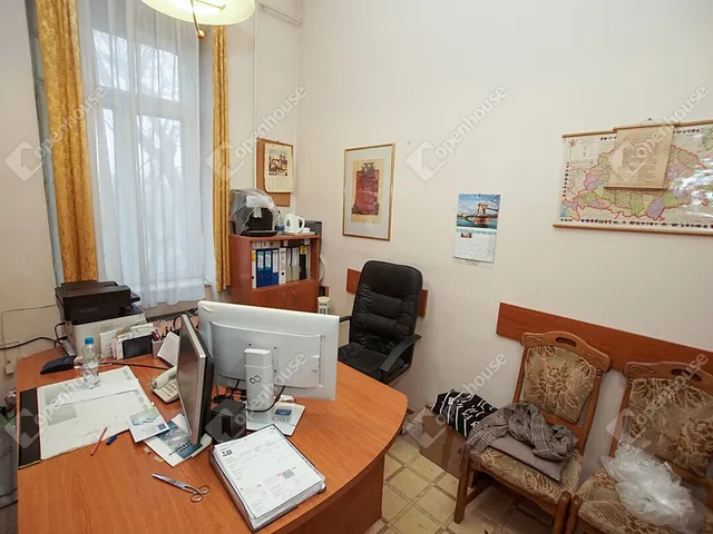 Eladó kereskedelmi és ipari ingatlan Székesfehérvár, Belváros 12 nm