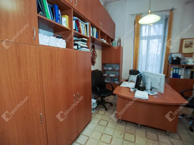 Eladó kereskedelmi és ipari ingatlan Székesfehérvár, Belváros 12 nm