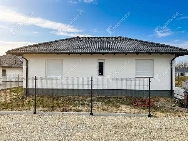 Eladó ház Székesfehérvár, Maroshegy 104 nm