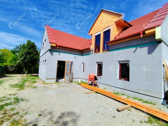 Eladó ház Vértesacsa 214 nm