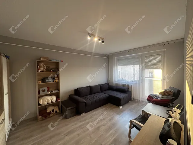 Eladó lakás Oroszlány 49 nm