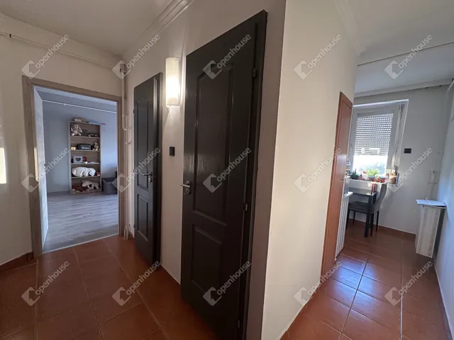 Eladó lakás Oroszlány 49 nm