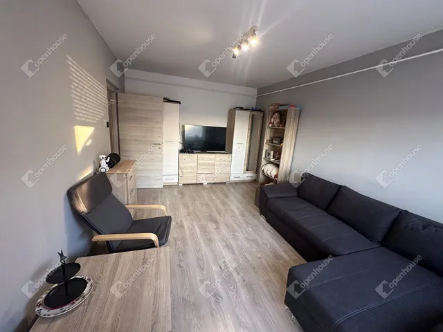 Eladó lakás Oroszlány 49 nm