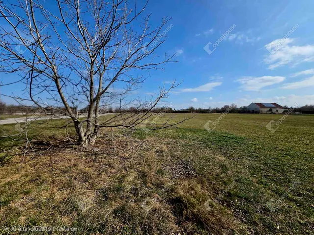 Eladó telek Székesfehérvár 3410 nm