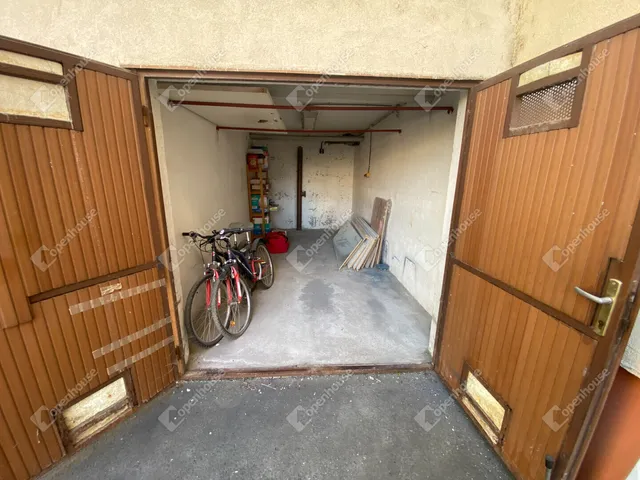 Eladó garázs Székesfehérvár, Palotaváros 14 nm