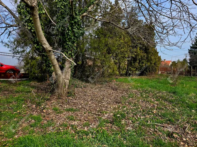 Eladó telek Kápolnásnyék 1229 nm