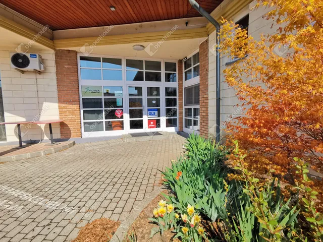 Kiadó kereskedelmi és ipari ingatlan Székesfehérvár 10 nm