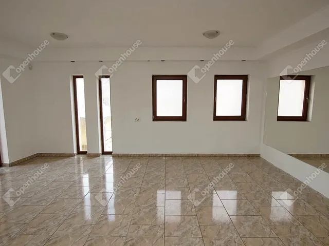 Eladó lakás Székesfehérvár, Öreghegy 155 nm