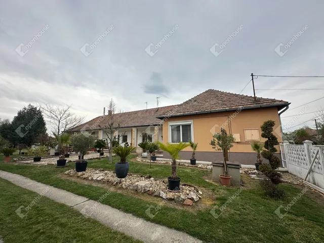 Eladó ház Lovasberény 140 nm