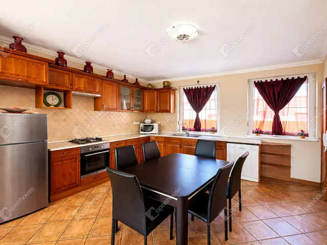 Eladó lakás Székesfehérvár 115 nm