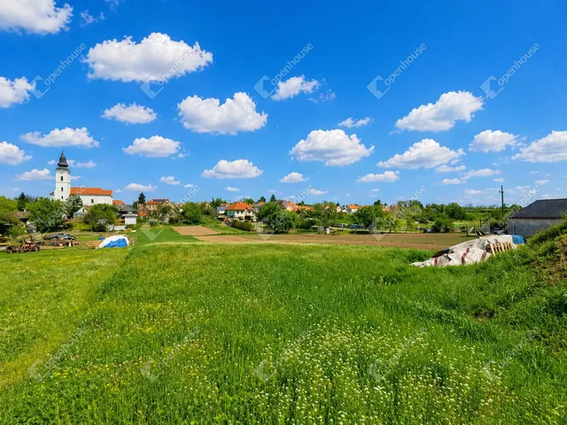 Eladó telek Pázmánd 2676 nm