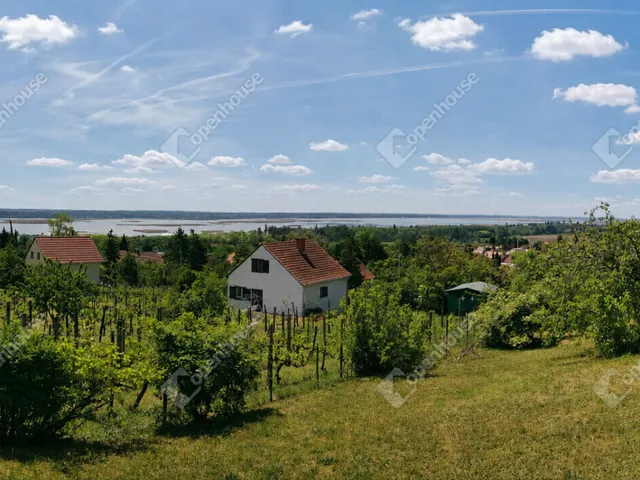 Eladó telek Velence 948 nm