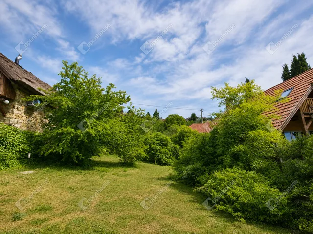 Eladó telek Velence 948 nm
