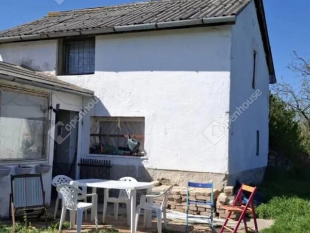 Eladó telek Kőszárhegy 1455 nm