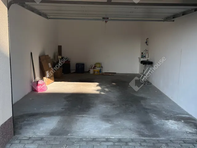 Eladó garázs Székesfehérvár 28 nm