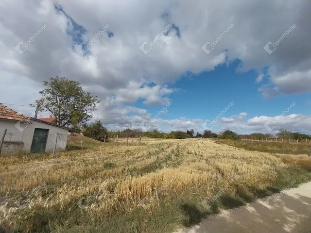 Eladó telek Kőszárhegy 2551 nm