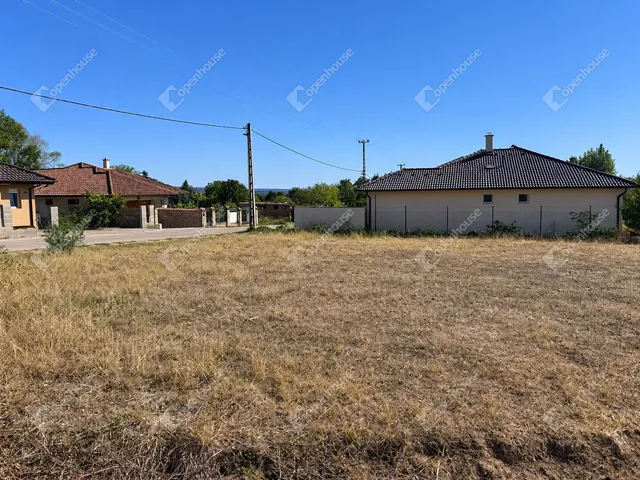 Eladó telek Székesfehérvár 1020 nm