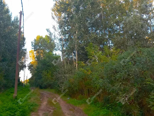 Eladó telek Nagykörű 880 nm