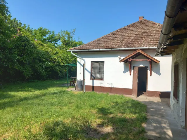 Eladó kereskedelmi és ipari ingatlan Csanádapáca 90 nm