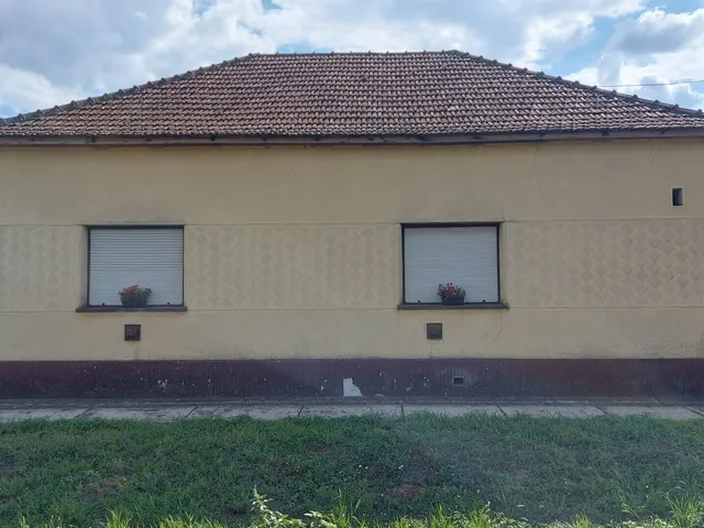 Eladó ház Almáskamarás 130 nm