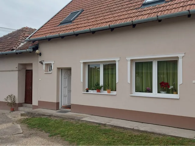 Eladó ház Szarvas 160 nm