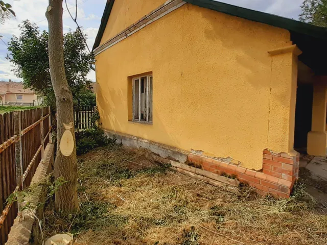 Eladó ház Tiszakürt 42 nm