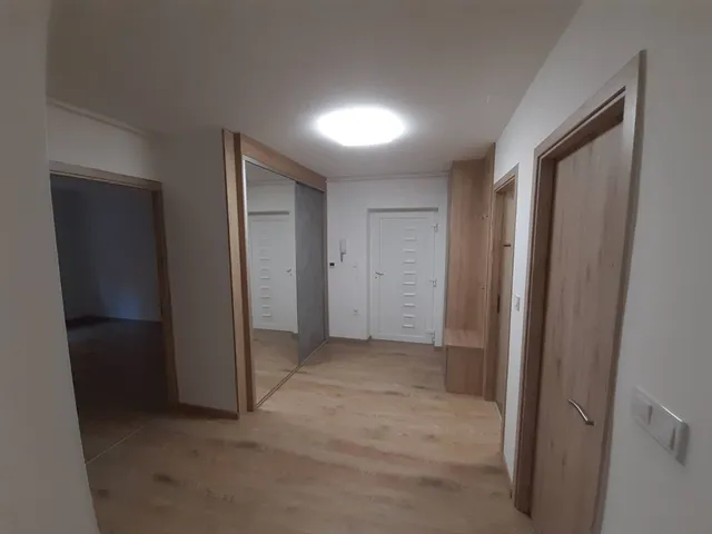 Eladó lakás Szolnok 72 nm