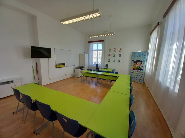 Kiadó kereskedelmi és ipari ingatlan Szolnok 40 nm