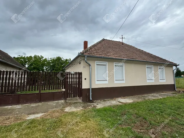 Eladó ház Hosszúpereszteg 80 nm