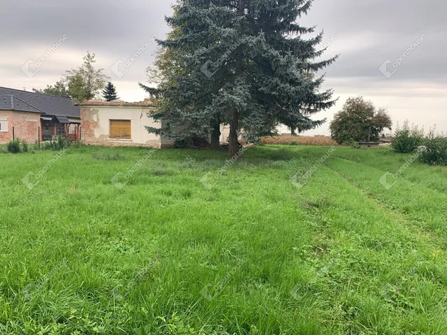 Eladó telek Rábahidvég 6812 nm