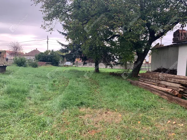 Eladó telek Rábahidvég 6812 nm