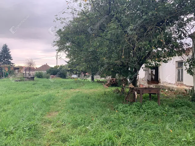 Eladó telek Rábahidvég 6812 nm