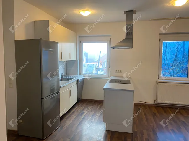 Kiadó lakás Bucsu 75 nm