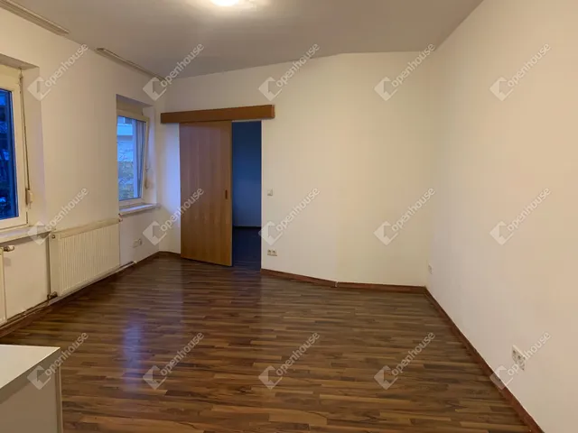 Kiadó lakás Bucsu 75 nm