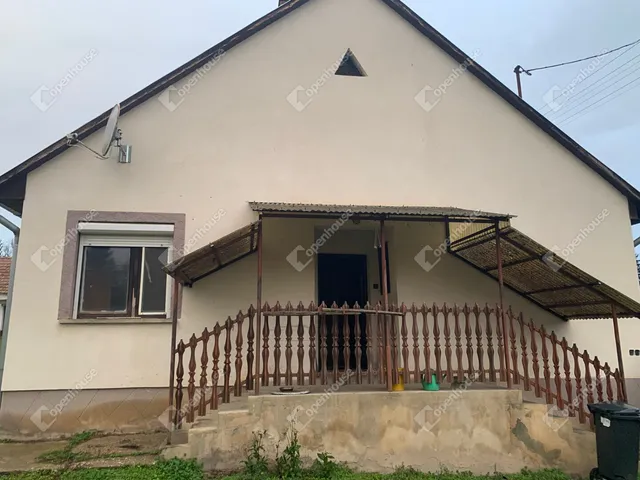 Eladó ház Csehi 90 nm