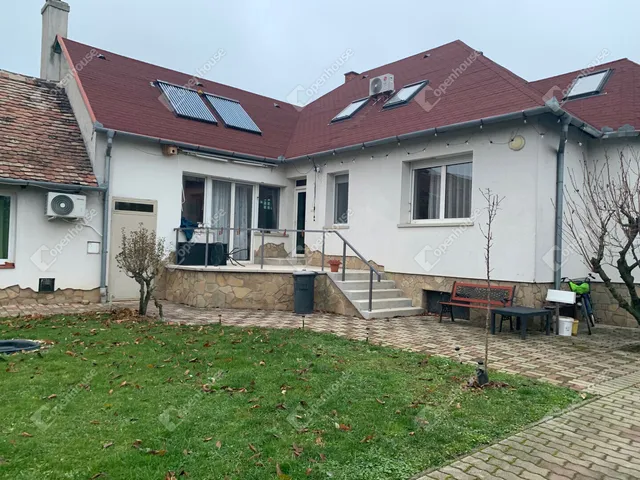 Eladó ház Csempeszkopács 152 nm