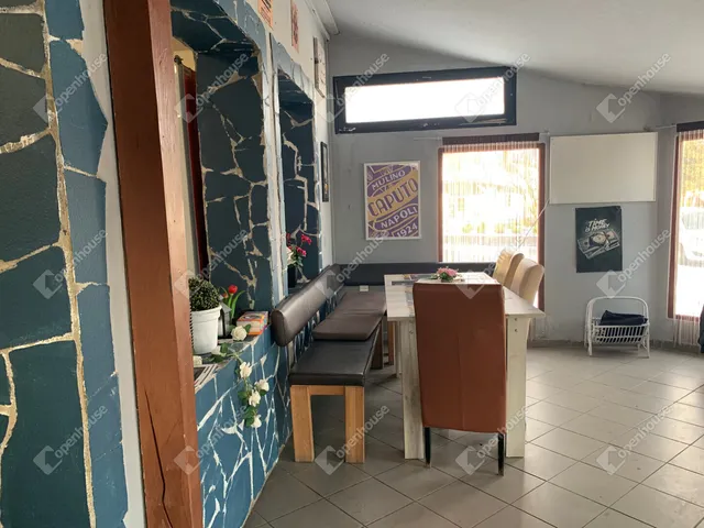 Eladó kereskedelmi és ipari ingatlan Torony 89 nm