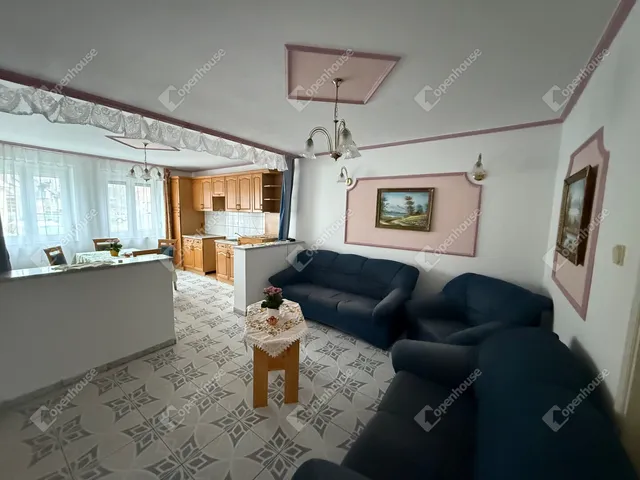 Eladó ház Bük 204 nm