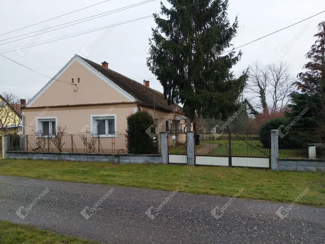 Eladó ház Nemesrempehollós 96 nm