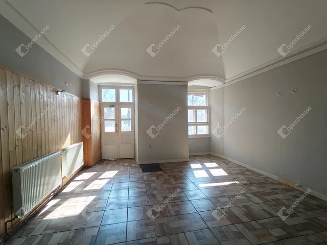 Eladó kereskedelmi és ipari ingatlan Szombathely 31 nm