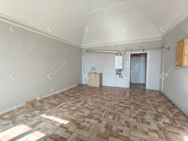 Eladó kereskedelmi és ipari ingatlan Szombathely 31 nm