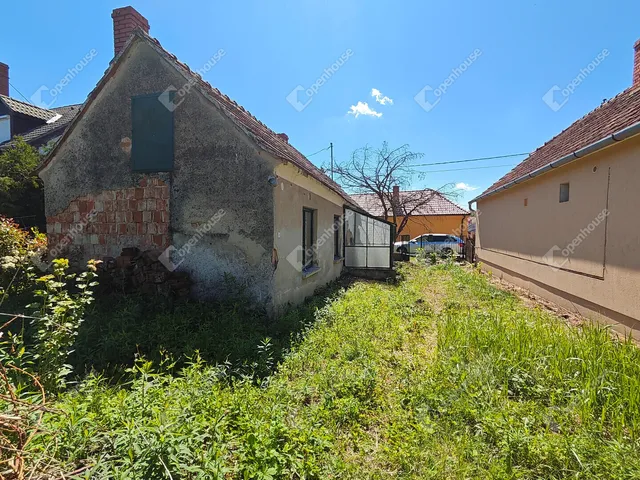 Eladó ház Ják 45 nm